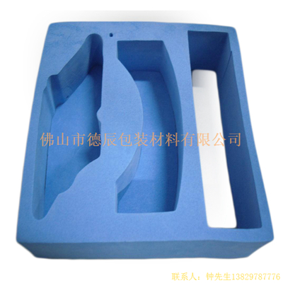 海綿內(nèi)托對(duì)各行各業(yè)產(chǎn)品起到絕緣、密封、防震、防塵、填充、隔音、固定，能夠保護(hù)包裝產(chǎn)品在運(yùn)輸過(guò)程中安然無(wú)恙，起到保護(hù)產(chǎn)品的一個(gè)作用，同時(shí)可以美化產(chǎn)品，提升產(chǎn)品檔次。