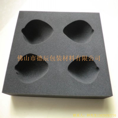 海綿內(nèi)托對各行各業(yè)產(chǎn)品起到絕緣、密封、防震、防塵、填充、隔音、固定，能夠保護包裝產(chǎn)品在運輸過程中安然無恙，起到保護產(chǎn)品的一個作用，同時可以美化產(chǎn)品，提升產(chǎn)品檔次。