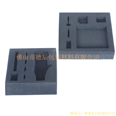 海綿內(nèi)托對各行各業(yè)產(chǎn)品起到絕緣、密封、防震、防塵、填充、隔音、固定，能夠保護包裝產(chǎn)品在運輸過程中安然無恙，起到保護產(chǎn)品的一個作用，同時可以美化產(chǎn)品，提升產(chǎn)品檔次。